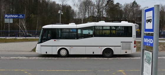 U vlakového nádraí je sedm zastávek. U te jde prakticky o druhé autobusové...