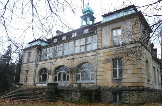 Wolkerovo plicní sanatorium, kde Soa Kuerová pracovala i bydlela. Dnes je...