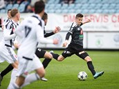 Hradecký záložník Petr Schwarz dává gól v utkání proti Budějovicím. Hradecký záložník Petr Schwarz dává gól v utkání proti Budějovicím.