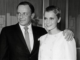 Frank Sinatra a Mia Farrowová se vzali 1. ledna 1966.