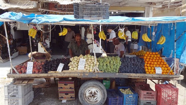 Trh s ovocem v irckm Kirkku. (28. 6. 2014)