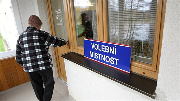 O referendum, i kdy pro EZ ani vldu nen nikterak zvazn, byl ve Slavticch velk zjem. Hlasovat pilo 152 z celkem 194 registrovanch voli.
