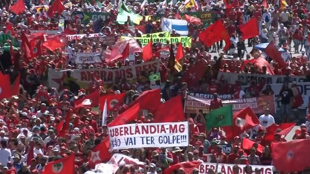 Brazlie rozhoduje o prezidentce. V ulicch jsou stovky tisc lid.