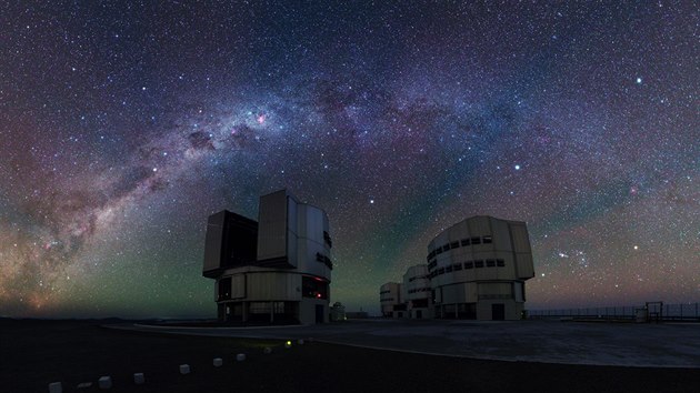 UHD panoramick zbr VLT (Very Large Telescope v Chile) se zetelnm atmosfrickm vyzaovnm