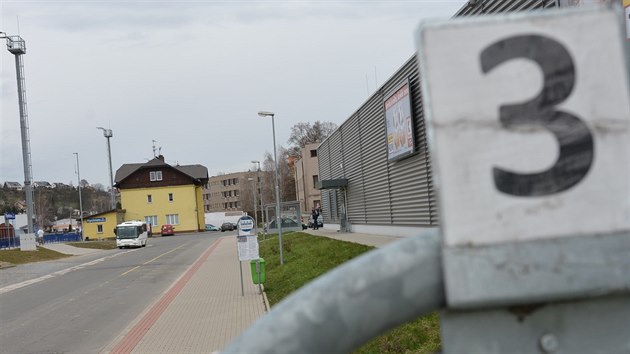 U vlakovho ndra je sedm zastvek. U te jde prakticky o druh autobusov ndra.