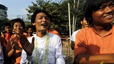 Barmský prezident Tchin jo nechal propustit 81 politických vz (17. dubna...