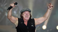 AC/DC na promo fotce ke svému poslednímu albu Black Ice. Malcolm Young je uprosted.