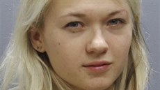 Osmnáctiletá Marina Alexveena Lonina na internet podle policie živě přenášela... Osmnáctiletá Marina Alexveena Lonina na internet podle policie živě přenášela...