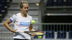 Barbora Strýcová na tréninku eských tenistek ped zápasem Fed Cupu ve výcarsku