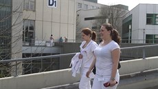 Zdravotnice z Masarykovy nemocnice v Ústí nad Labem. Zdravotnice z Masarykovy nemocnice v Ústí nad Labem.