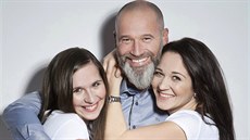 Honza Musil a jeho dcery Lucie a Veronika Honza Musil a jeho dcery Lucie a Veronika