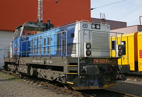 eské dráhy dosud pro posun pouívají hlavn lokomotivy ady 714, které vznikly...