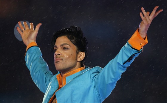 Vystoupení Prince bhem pestávky Super Bowlu (4. února 2007)