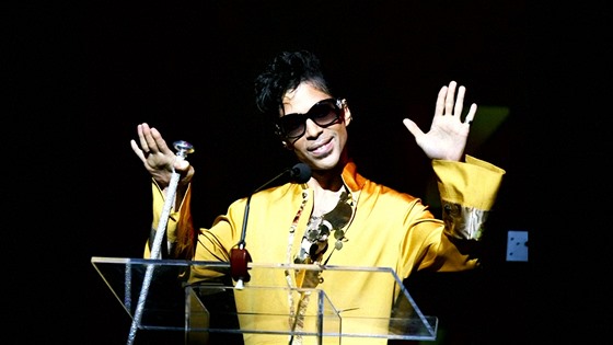 Zemel slavný americký zpvák Prince.