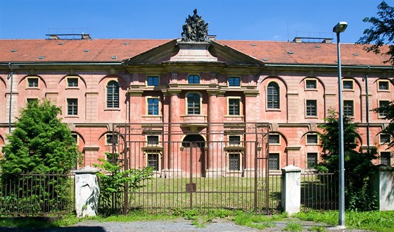 Festival zpístupní budovu Invalidovny, její interiéry budou letos naposledy k vidní. V ervnu bude nabídnuta k prodeji. 