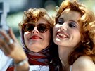 Susan Sarandonová a Geena Davisová ve filmu Thelma a Louise (1991)