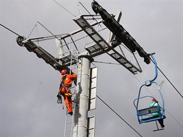 Hasii se také seznámili s podmínkami na míst, konstrukcí lanovky a s...