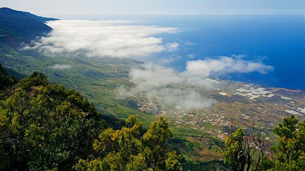 El Hierro je nejmenm z Kanrskch ostrov.