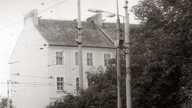Kamery VI. sprvy SNB (Sprvy sledovn StB) v ulicch Prahy na fotografii z roku 1978.