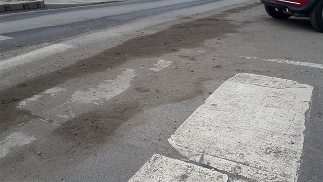 Lid z blzkosti holeovick betonrky v, e se prach do jejich ulic u nevrt.