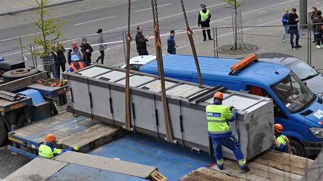 Demont plzeskho pomnku Dky, Ameriko! (23. 4. 2016)