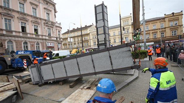 Demont plzeskho pomnku Dky, Ameriko! (23. 4. 2016)