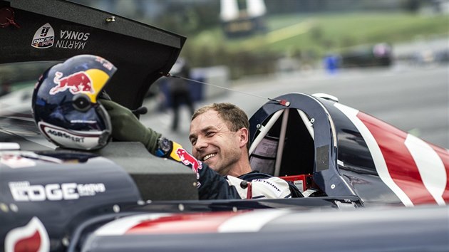 Vysmt Martin onka na Red Bull Air Race ve Spielbergu.