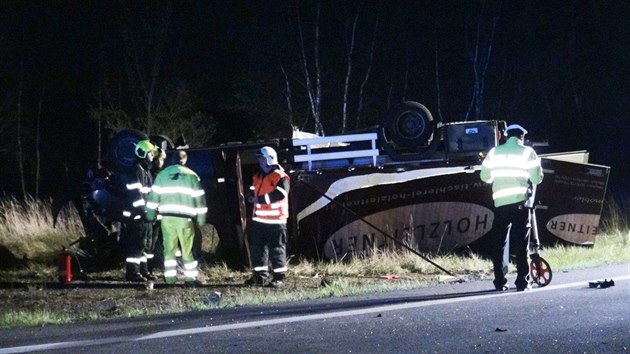 U Olbramovic na Beneovsku se srazila dodvka s autem, idi osobnho vozidla stet nepeil (21.4.2016).