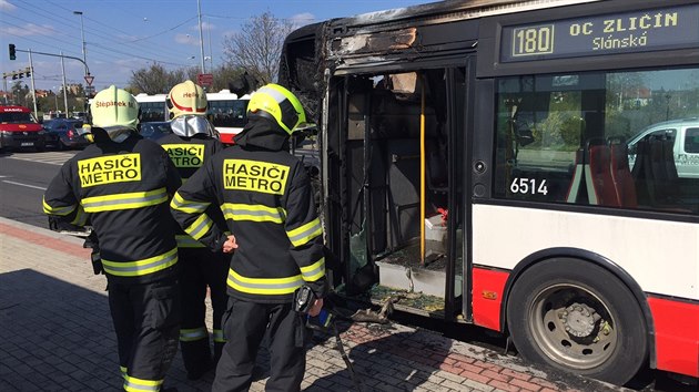 Ve stedu okolo tet hodiny odpoledne dolo k poru autobusu linky 180, nikdo z cestujcch nebyl zrann (20.4.2016)