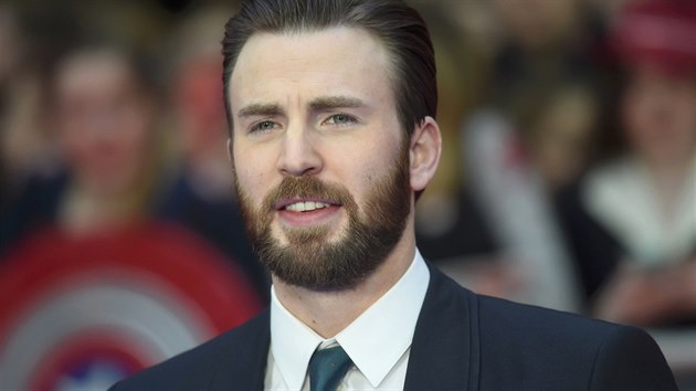 Chris Evans na londnsk premie filmu Captain America: Obansk vlka (26. dubna 2016).