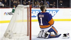 PAUZA. Branká NY Islanders odpoívá bhem tetí tetiny zápasu s Floridou.