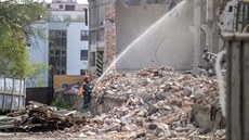 Jatka rychle mizí. Podmínky demolice se veřejnost dozvěděla až když práce... Jatka rychle mizí. Podmínky demolice se veřejnost dozvěděla až když práce...