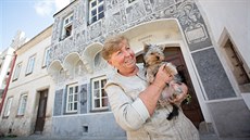 Majitelka domu na slavonickém Horním náměstí, který získal ocenění Památka roku... Majitelka domu na slavonickém Horním náměstí, který získal ocenění Památka roku...
