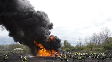 Podnikoví hasii ze Spolany a jejich pratí kolegové zahájili 26. dubna...