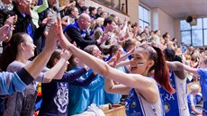 Radost bronzových basketbalistek Trutnova. Radost bronzových basketbalistek Trutnova.