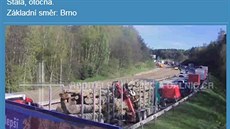 Ve čtvrtek podvečer došlo na dálnici D1 na 33 kilometru k nehodě osobního auta... Ve čtvrtek podvečer došlo na dálnici D1 na 33 kilometru k nehodě osobního auta...