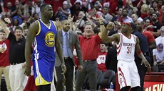Draymond Green (vlevo) z Golden State je zklamaný po porážce s Houstonem, v... Draymond Green (vlevo) z Golden State je zklamaný po porážce s Houstonem, v...