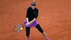 Lucie afáová returnuje v utkání s Lucií Hradeckou na turnaji v Praze.