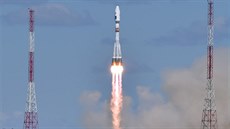 Ruská raketa Sojuz 2.1a je první raketou, která odletla z nového kosmodromu...