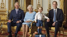 Princ Charles, královna Albta II., princ George a princ William na spoleném...