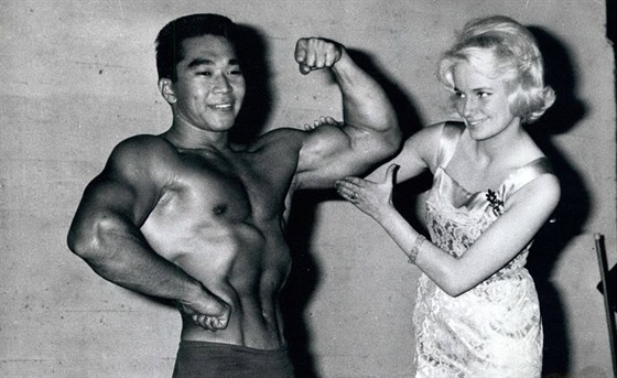 Tamio Tommy Kono v roce 1961 coby vítz soute Mr. Universe.