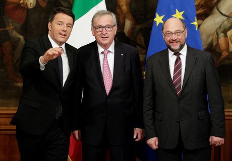 Italský premiér Renzi (vlevo), pedseda Evropské komise Juncker a pedseda...