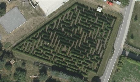 1 900 metr tverených velký Labyrint najdete v Radotín kousek od Biotopu.