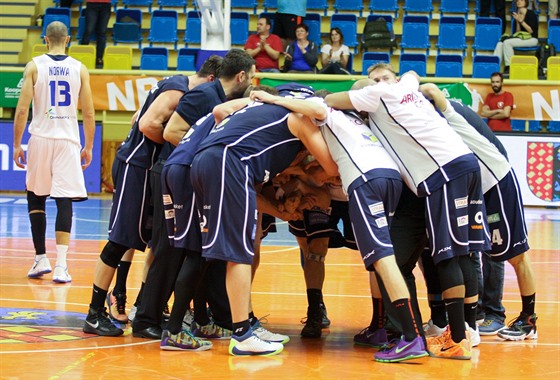 Basketbalisté Dína bhem utkání s Prostjovem.