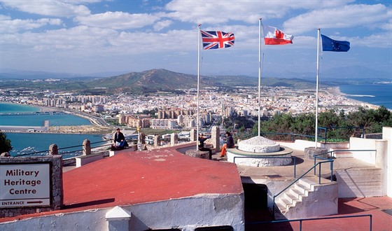 Vlajky Británie, Gibraltaru a EU na Gibraltaru