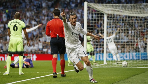 Gareth Bale z Realu Madrid slaví gól v semifinálové odvet Ligy mistr proti...