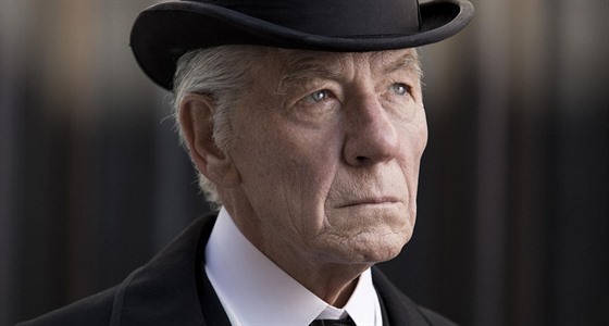 Ian McKellen jako Holmes