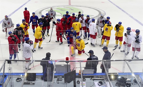Trénink eské hokejové reprezentace v Moskv ped zahájením mistrovství svta.