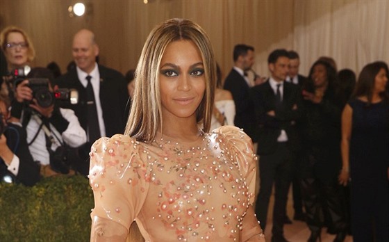 Beyoncé Knowlesová na Met Gala (New York, 2. kvtna 2016)