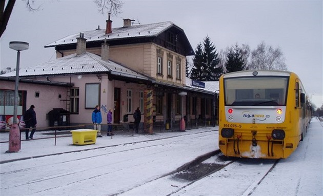 Vlakové nádraí v Ronov pod Radhotm.